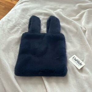 Unhide it faux fur bag
Royal blue color new